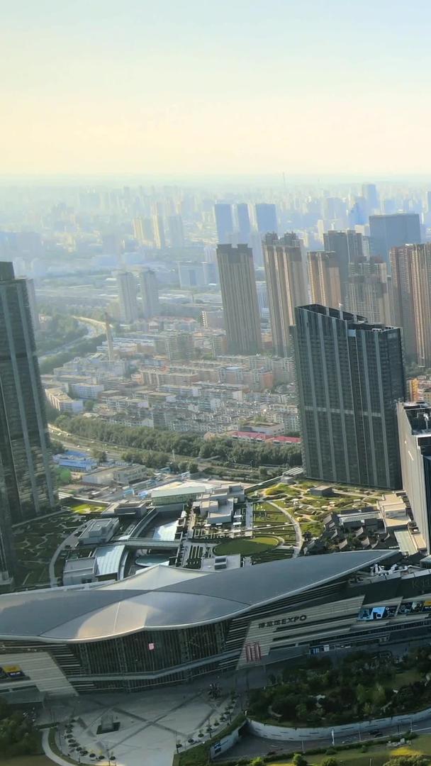 繁华的沈阳市中心金融商务酒店视频的预览图