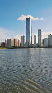 海滨城市深圳南山海边建筑竖屏视频的预览图