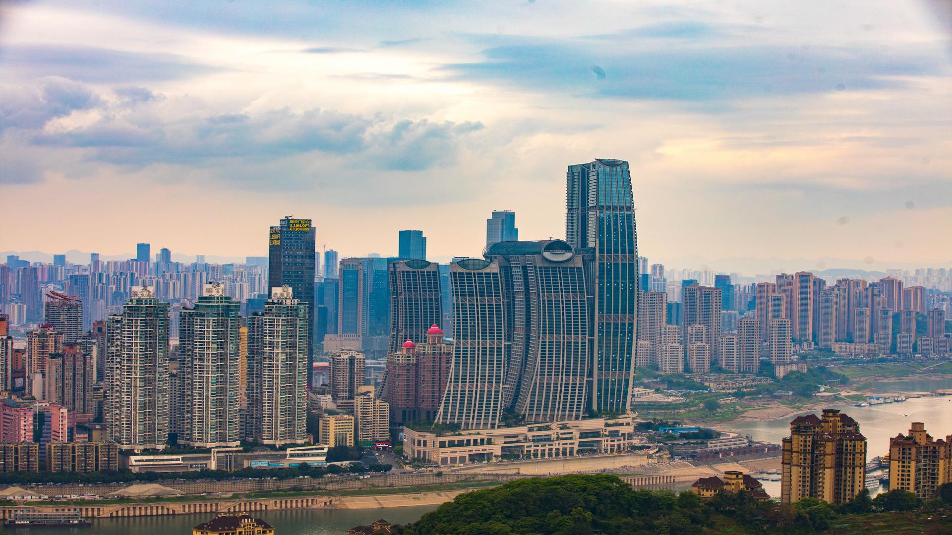 8K重庆山城高楼大厦延时素材视频的预览图