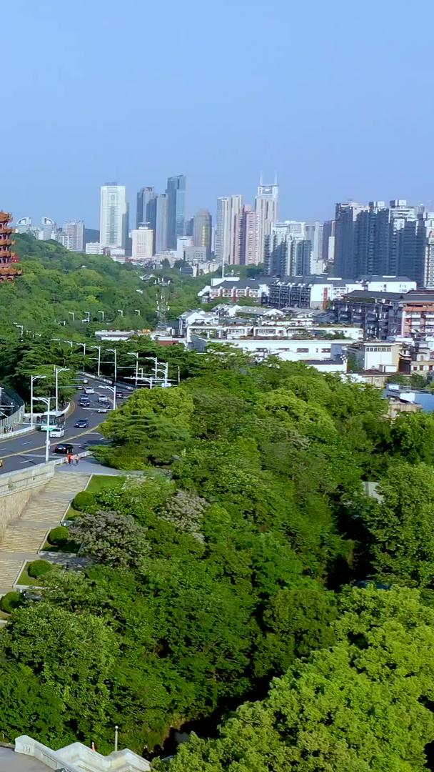 黄鹤楼航拍和武汉长江大桥交通引桥视频的预览图