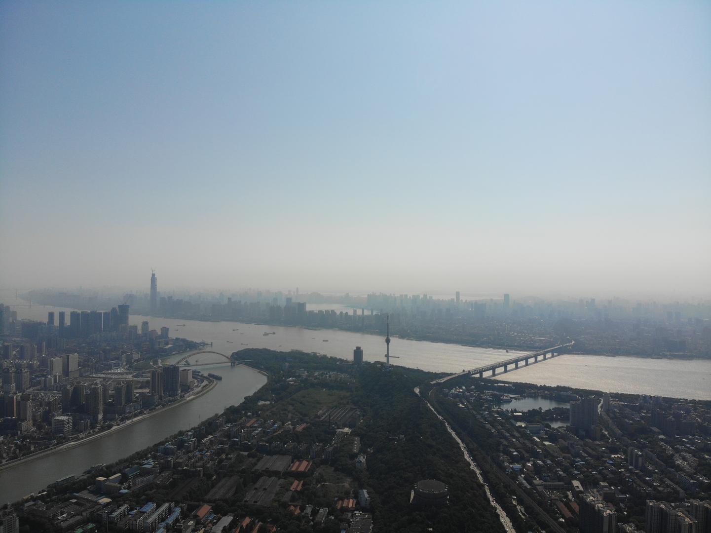 航拍武汉长江汉江交汇全景视频视频的预览图