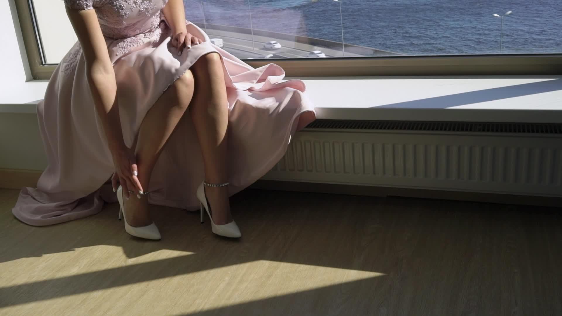 新娘穿婚鞋视频的预览图