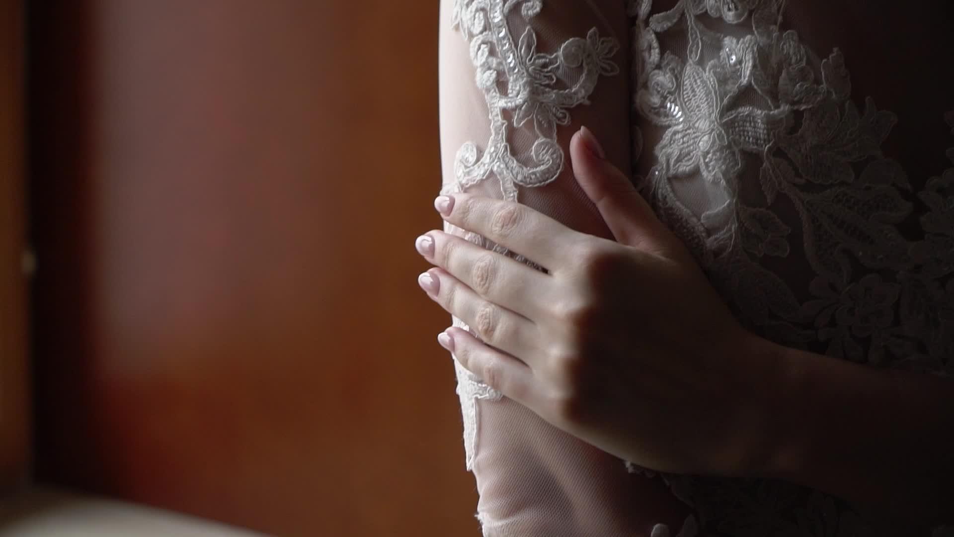 新娘的衣服视频的预览图