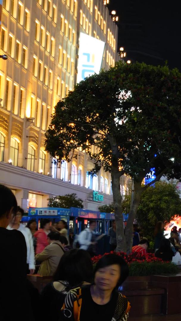延迟上海南京路步行街夜景视频的预览图