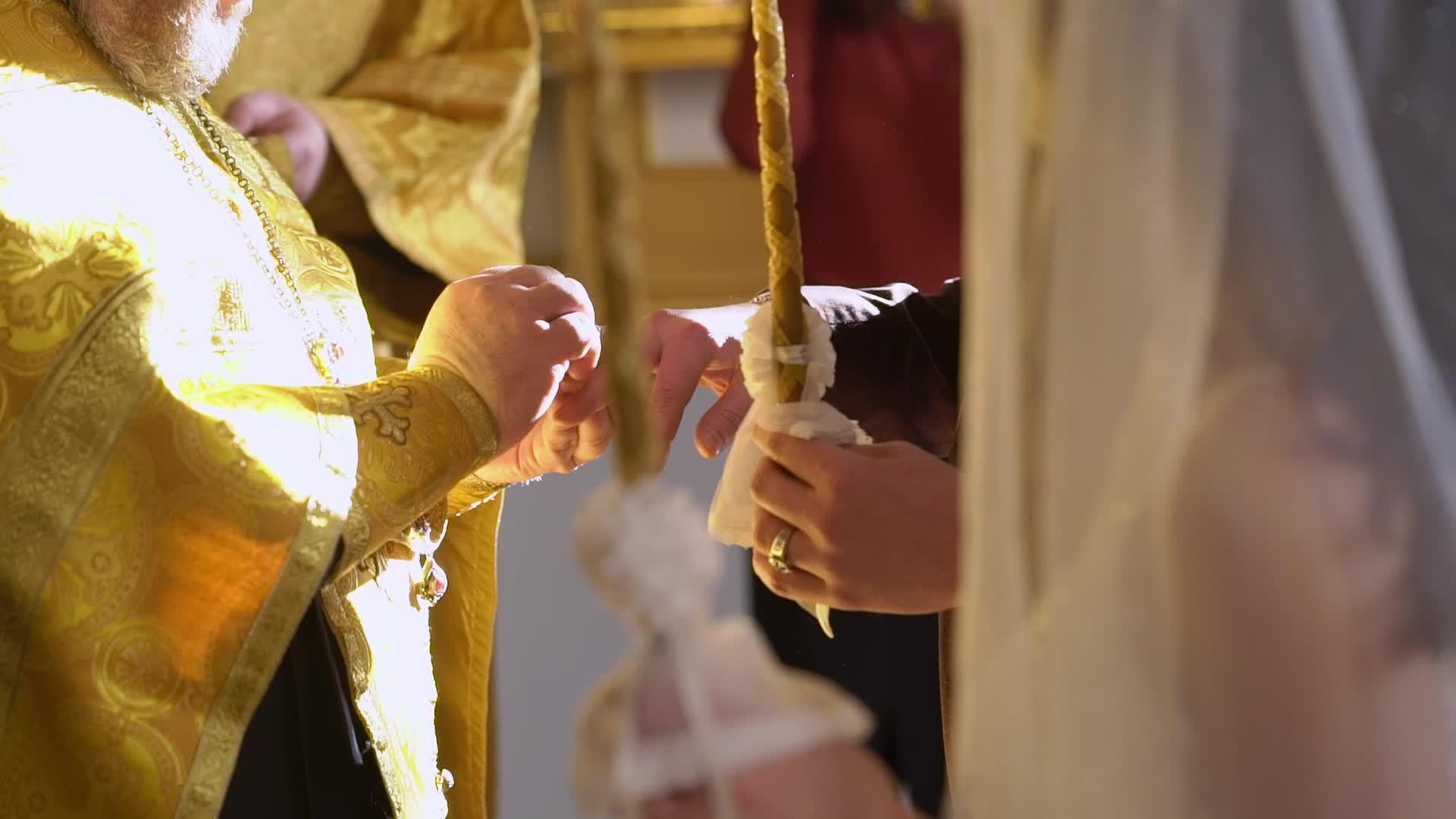 婚礼在教堂举行视频的预览图