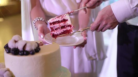 婚礼庆祝蛋糕视频的预览图