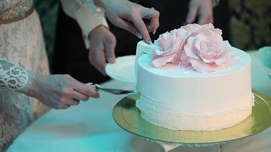 婚礼庆祝蛋糕视频的预览图