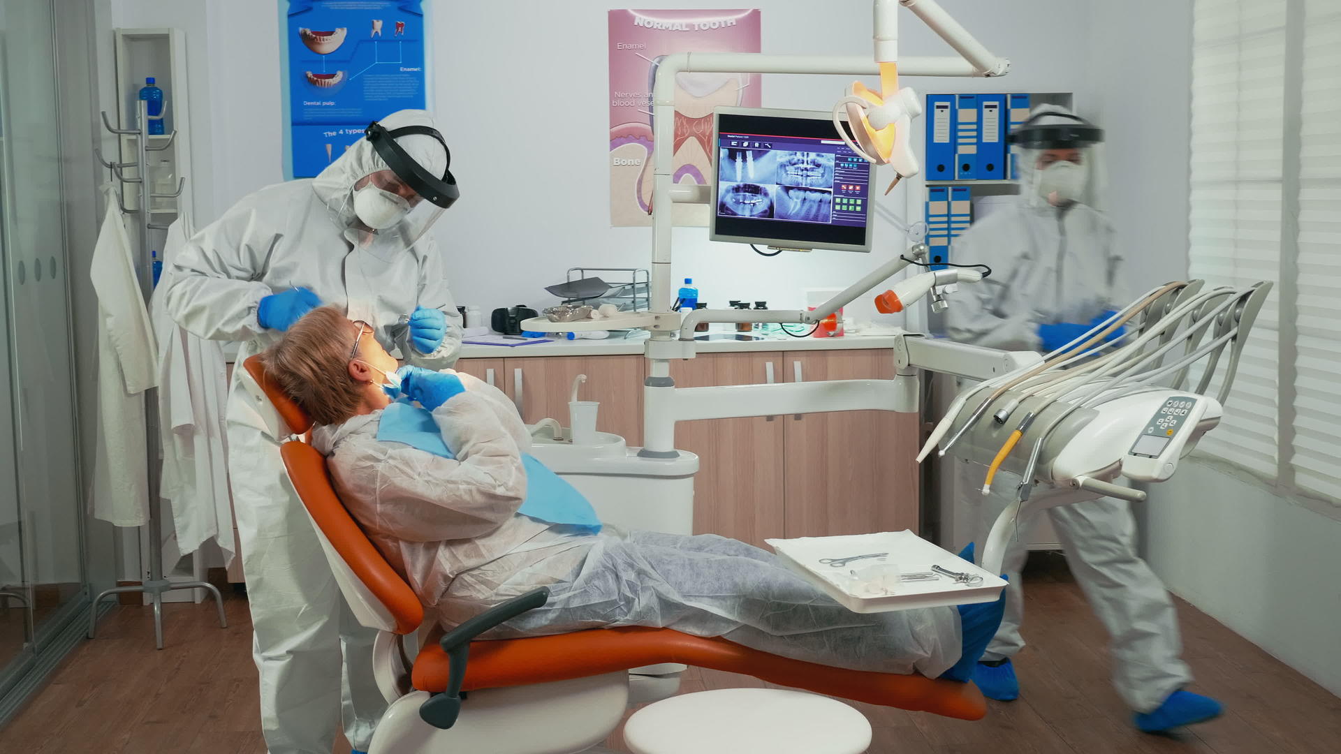 牙科护理的牙医保险包；牙科治疗视频的预览图