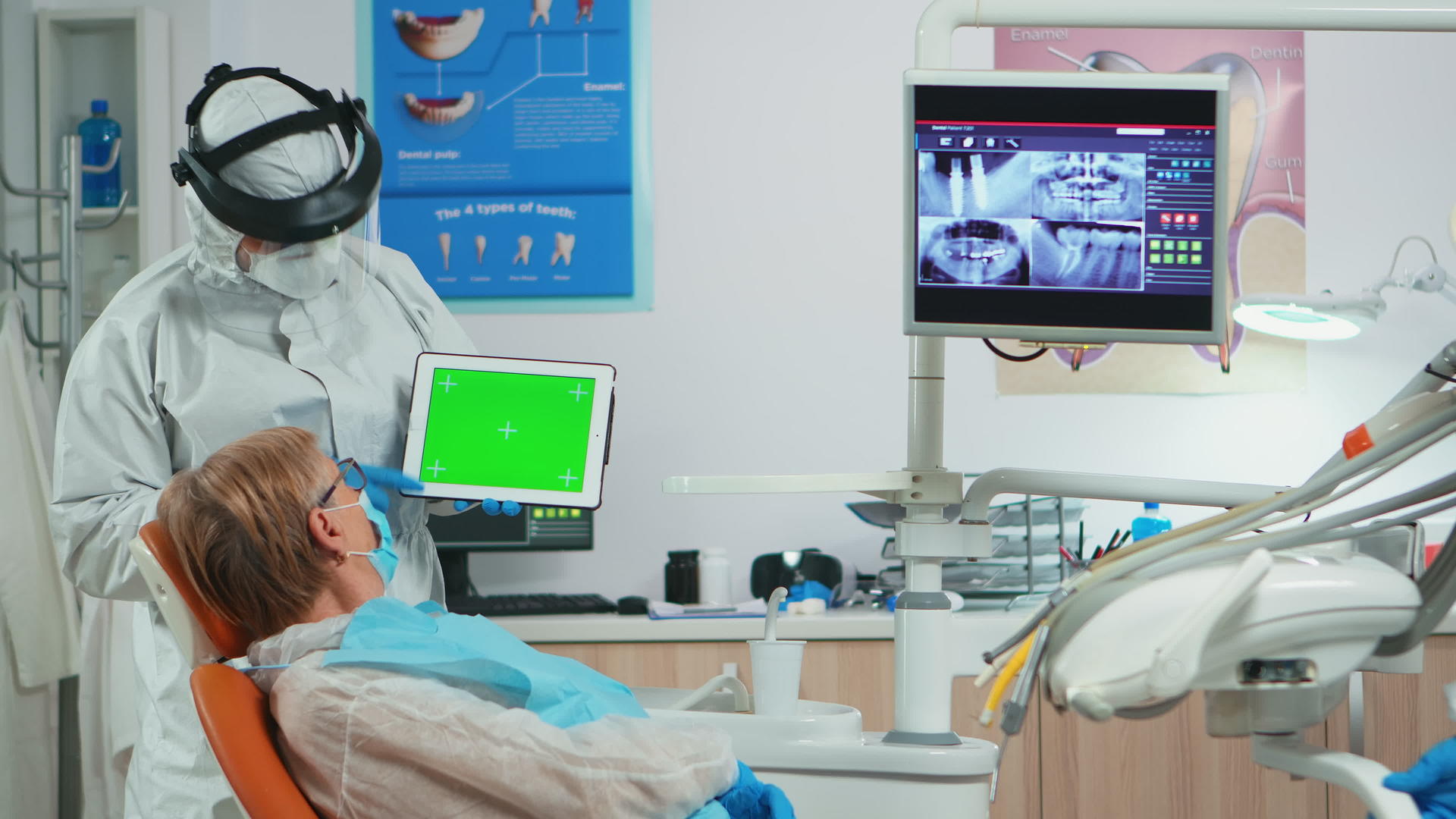 面具、眼睛和牙科医生以绿色屏幕显示为指针视频的预览图