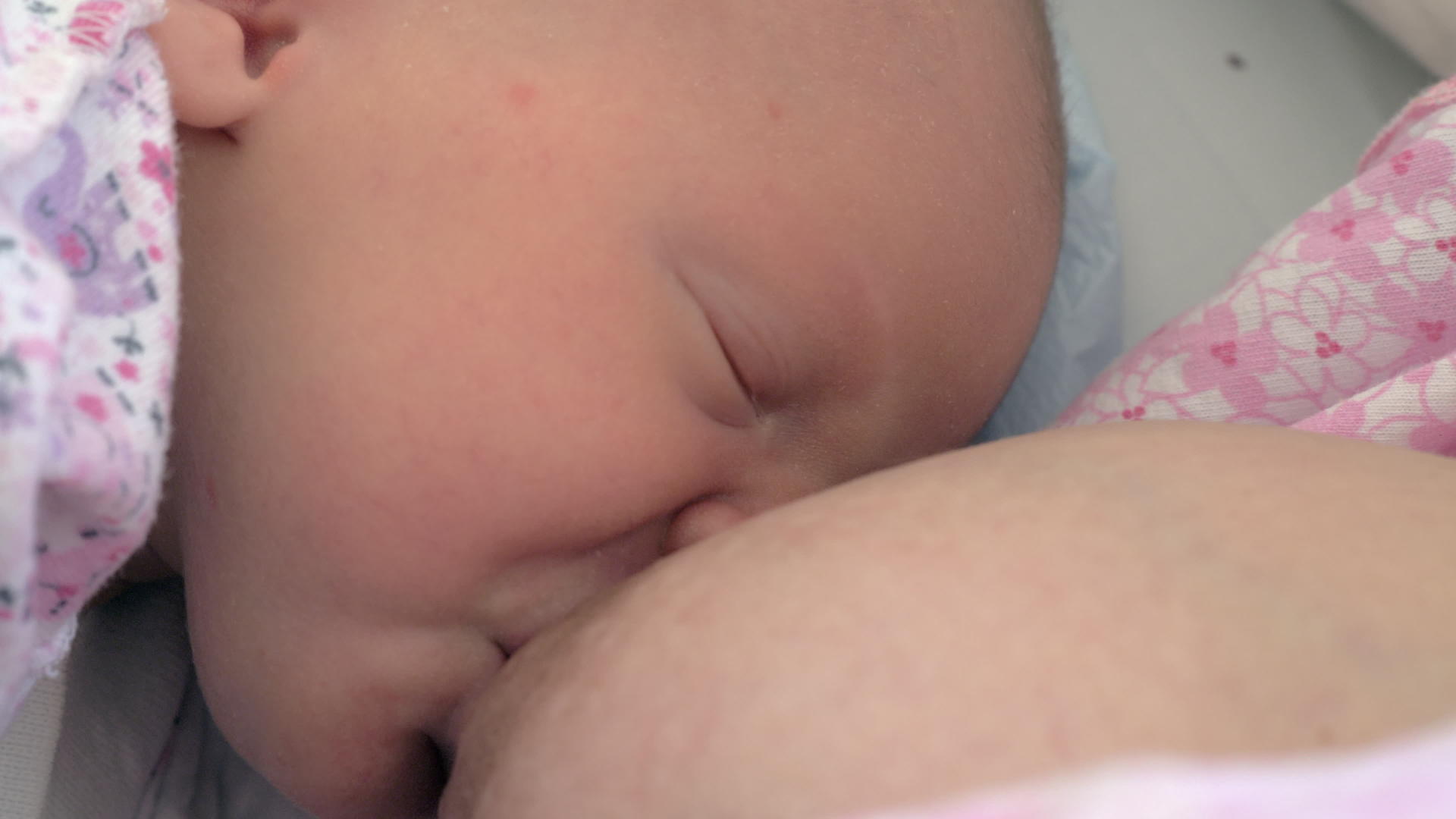 新生儿护理婴儿视频的预览图