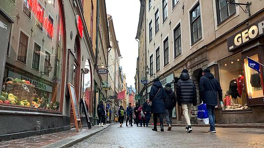 瑞典首都斯德哥尔摩旅游景区老城区延时视频视频的预览图