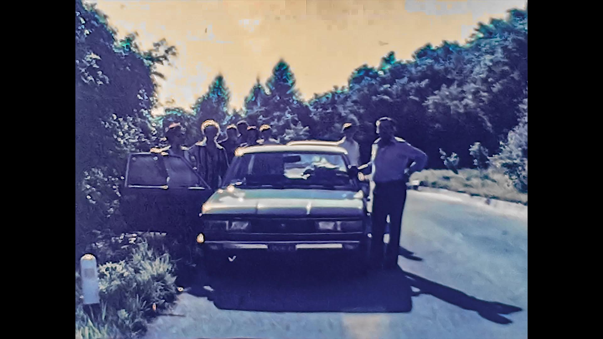 意大利人在1976年开车旅行视频的预览图
