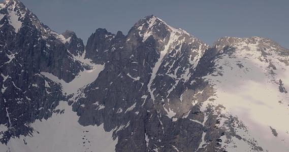 高塔特拉山脉的鸟瞰图视频的预览图