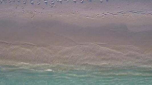白沙背景绿松石海天堂海景海滩度假空中无人机性质视频的预览图