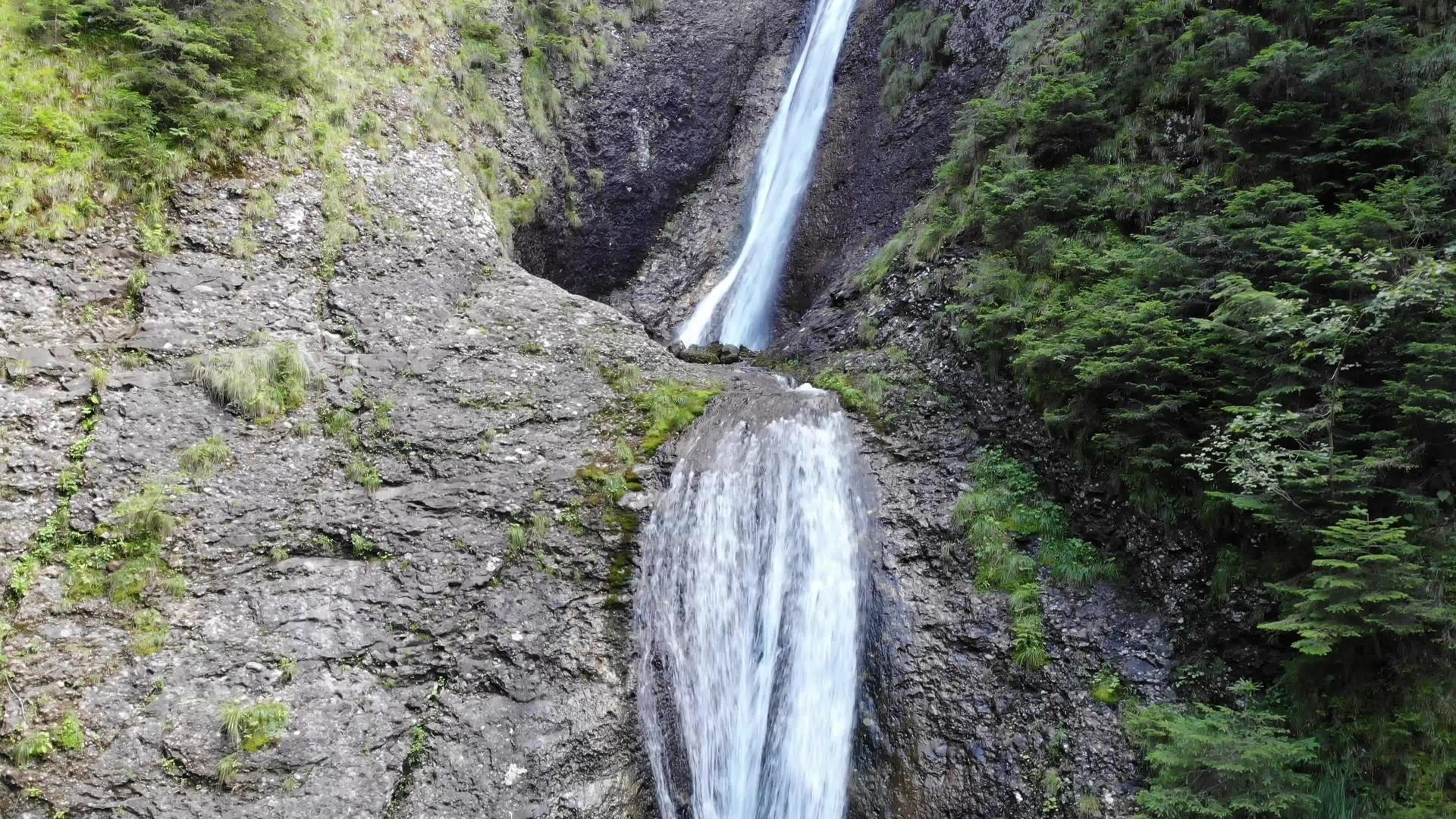 杜罗多地区的瀑布视频的预览图