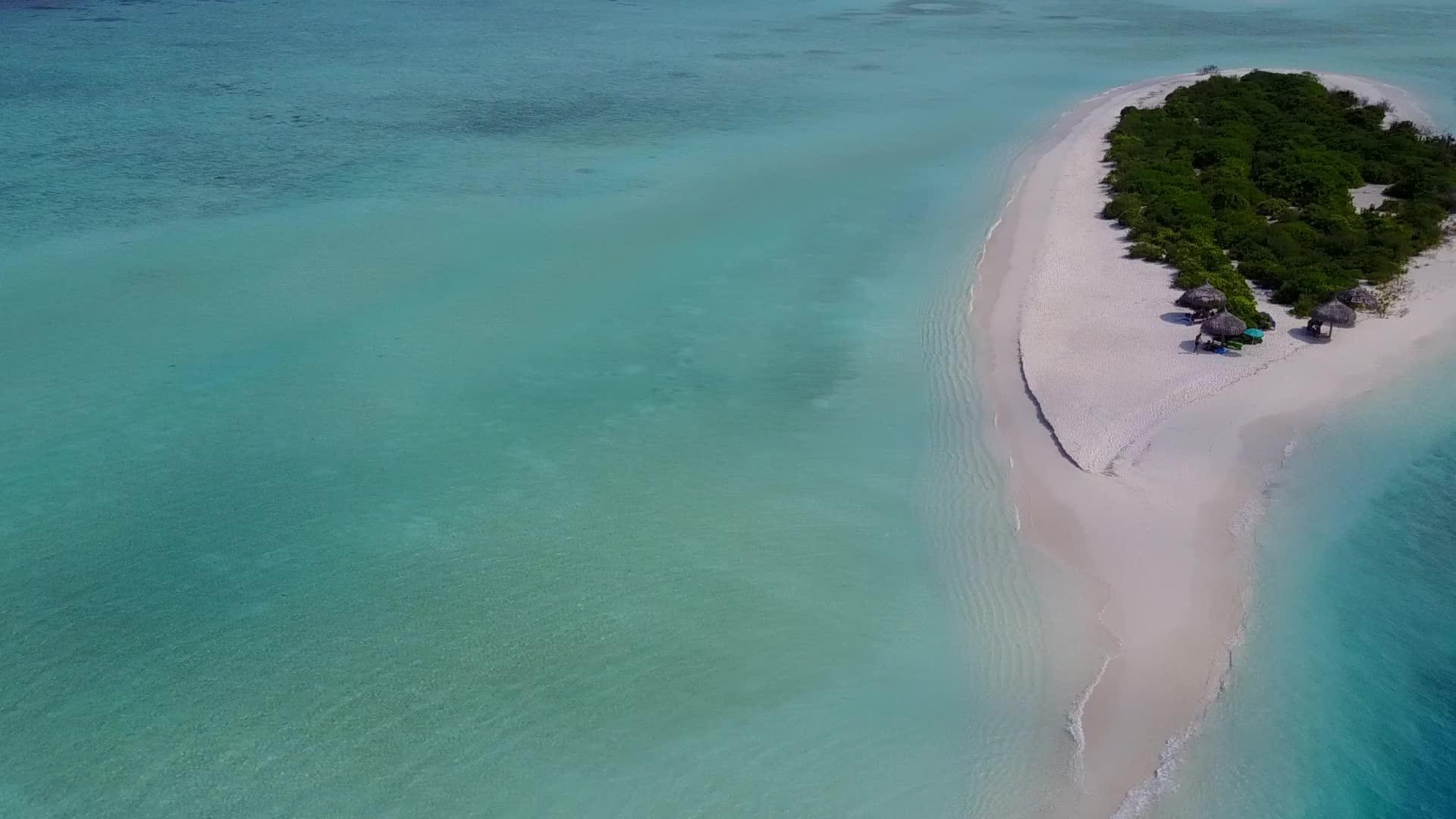 天堂海滩海滩白沙背景视频的预览图