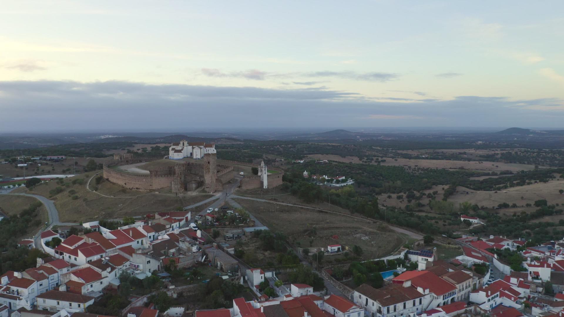 在Portugal的Alentejo日落时arraiolos视频的预览图