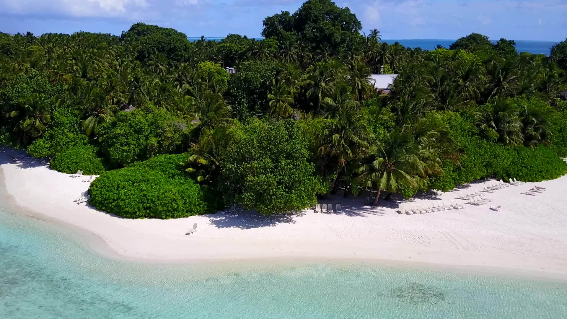 热带海岸海滩视频的预览图