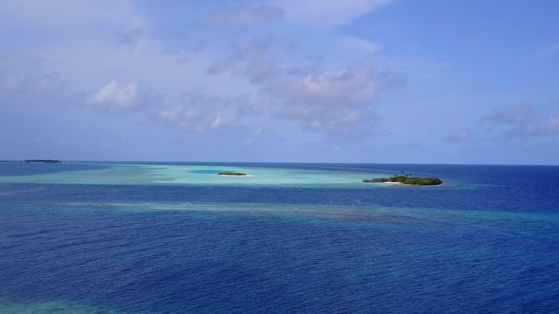 豪华岛屿海滩冒险由环礁湖绘制背景透明白色沙子视频的预览图
