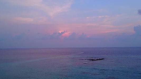 夕阳下的海面视频的预览图