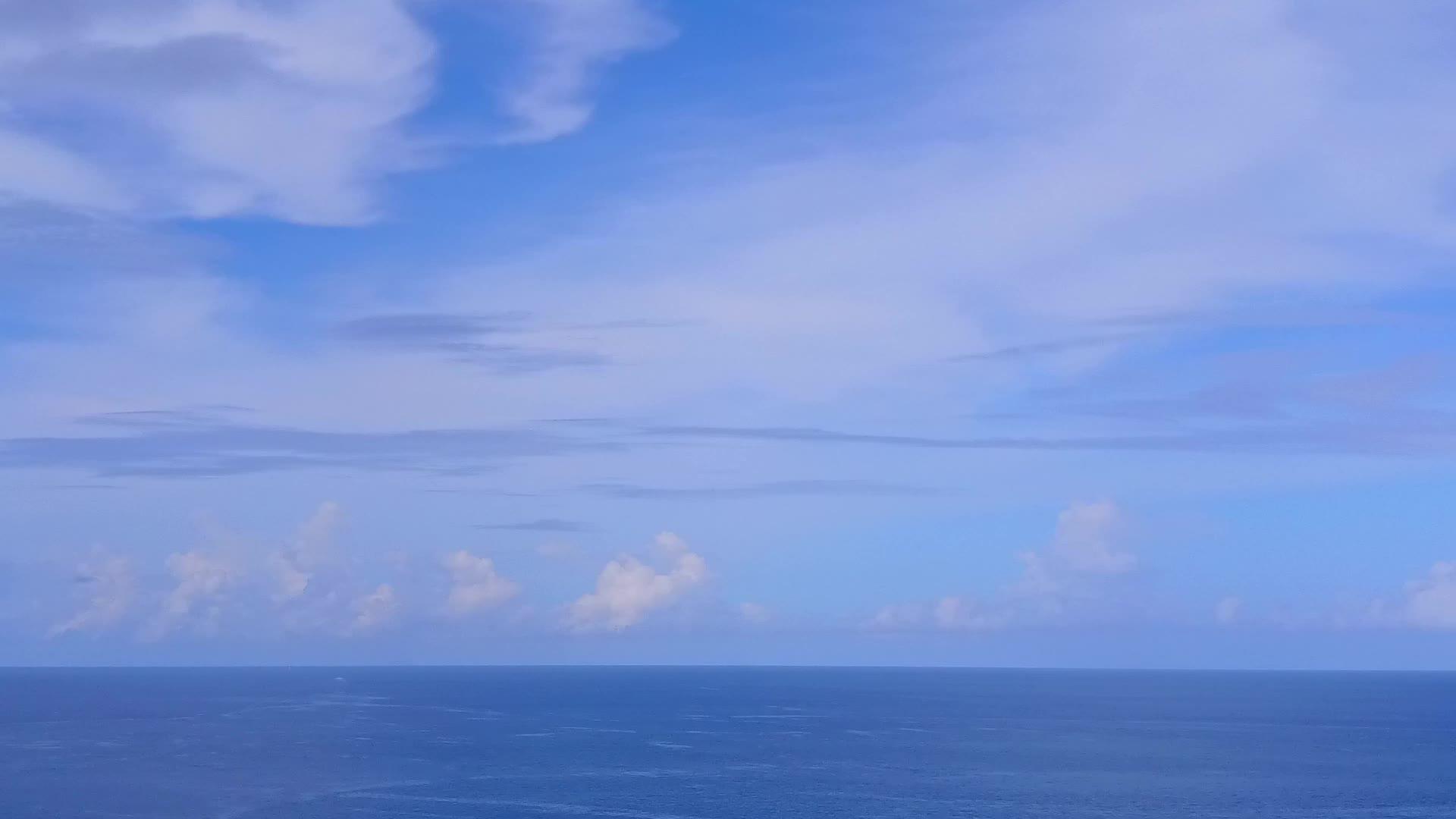 白沙背景水蓝海完美度假海滩之旅视频的预览图