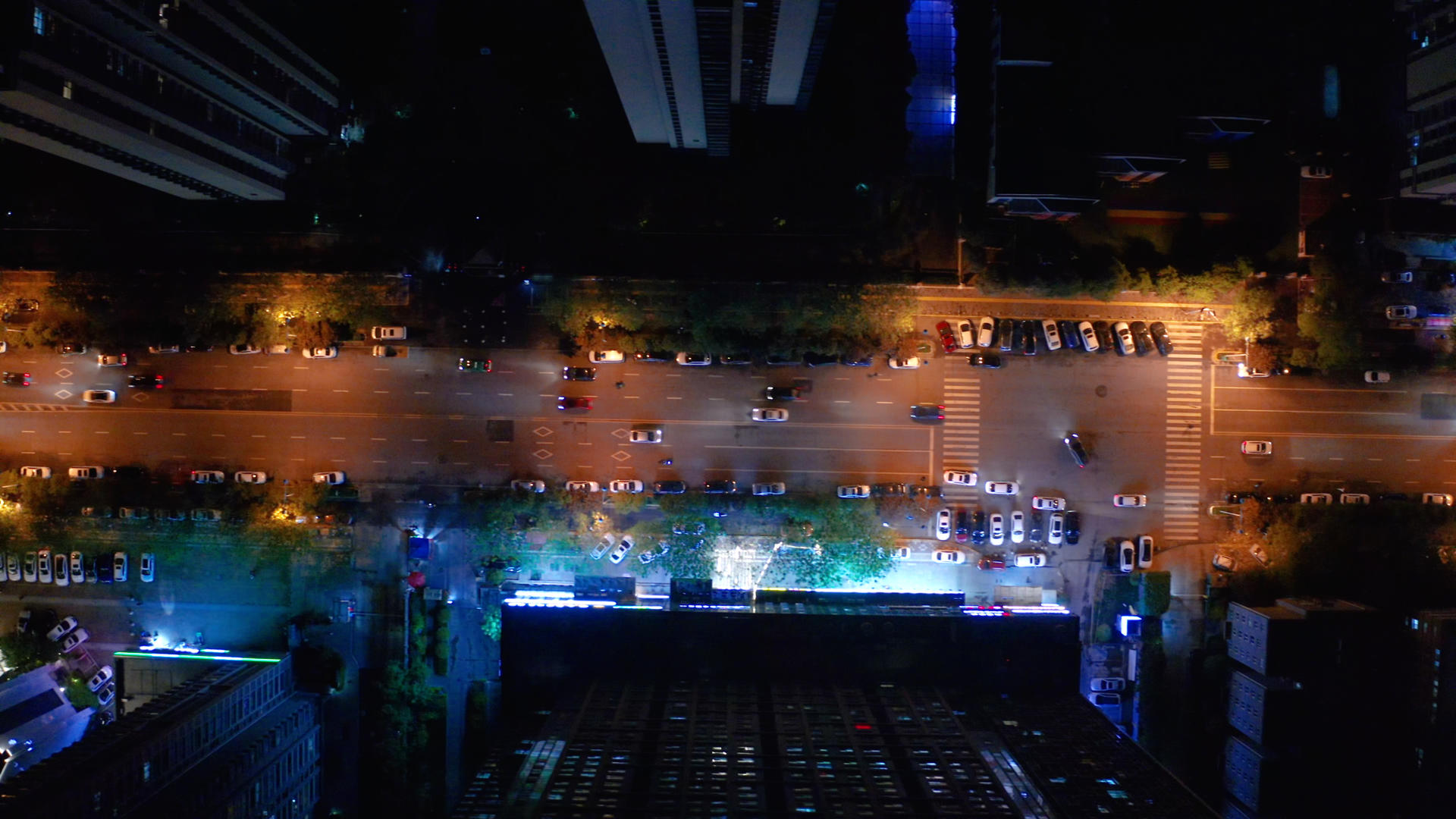 繁华都市夜景4K视频的预览图