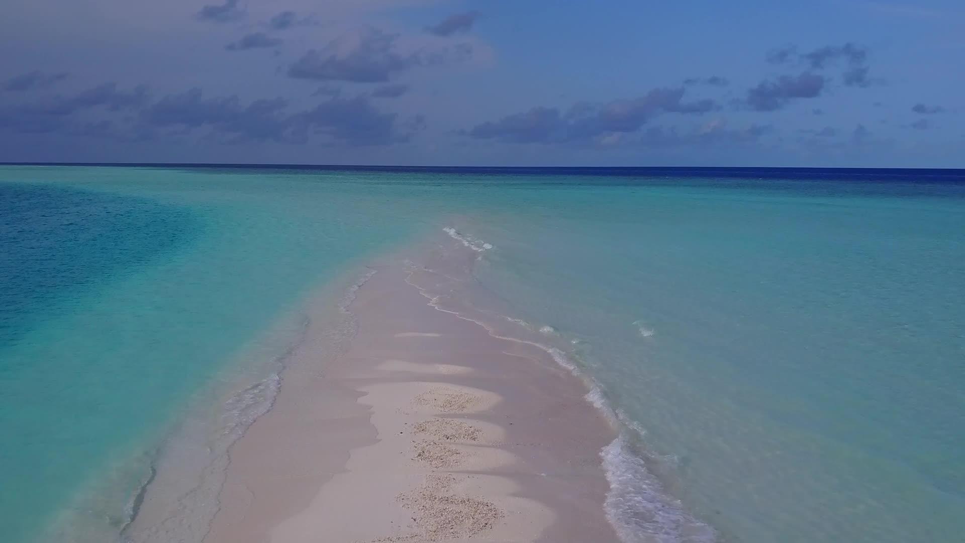 海滩冒险之旅以白色沙滩为背景&quot;海洋天堂视频的预览图