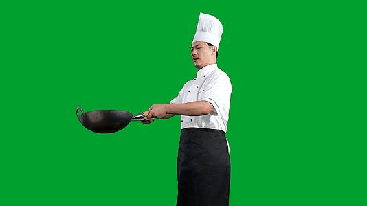 厨师颠勺制作美食绿幕视频的预览图