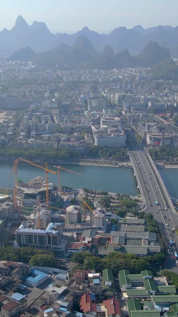 广西桂林漓江桥航拍素材视频的预览图