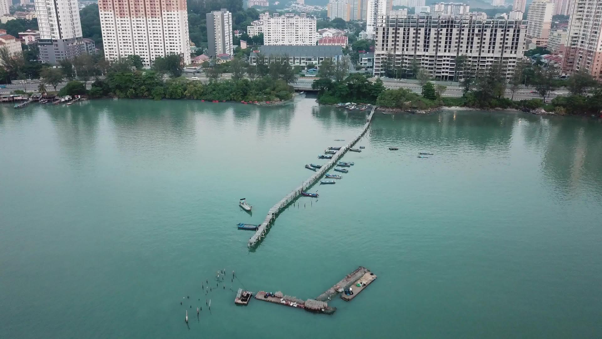 JelutongJelutong渔夫码头视频的预览图