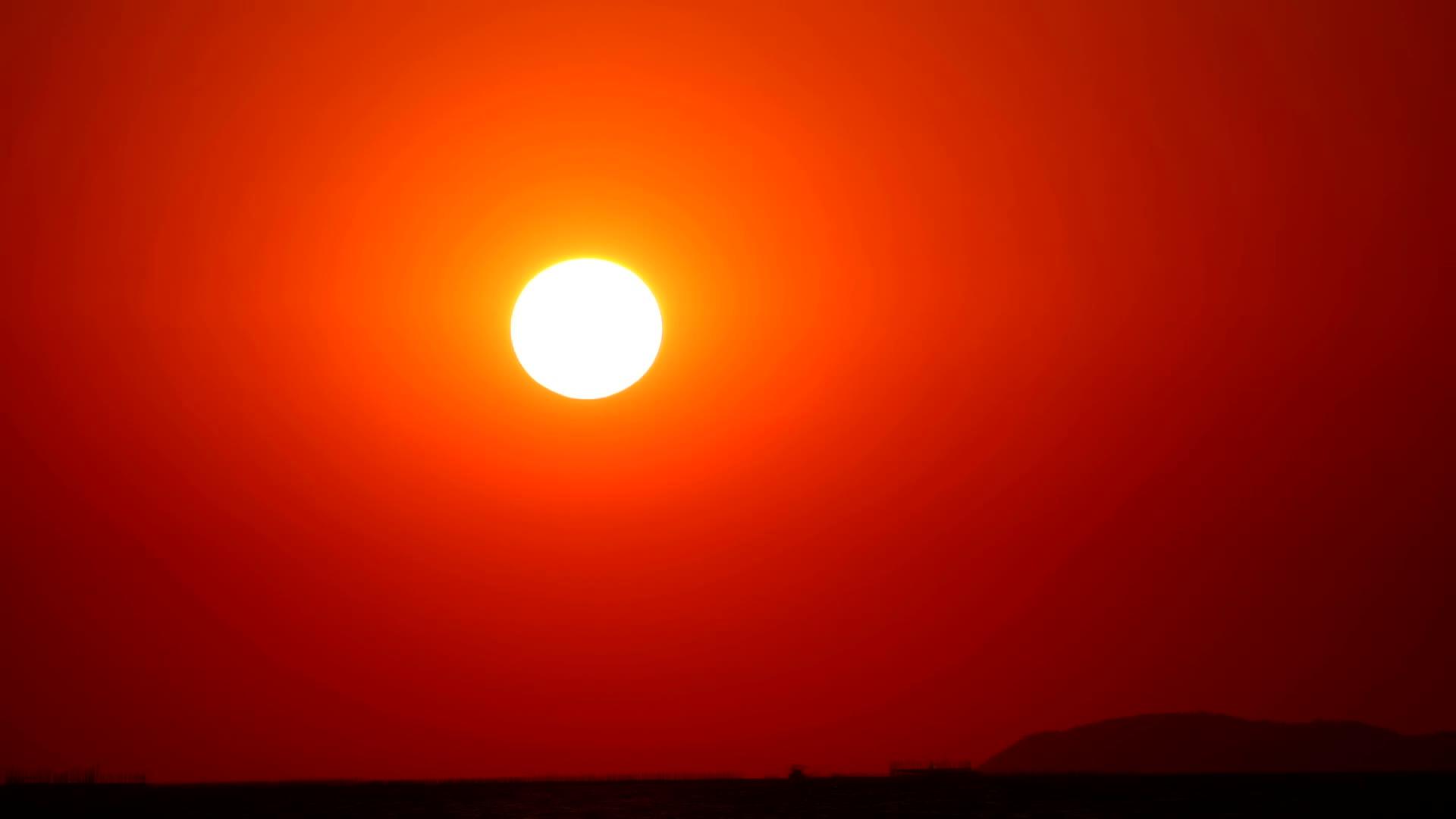 日落黄金和Rea天空中的日落金超时失效视频的预览图
