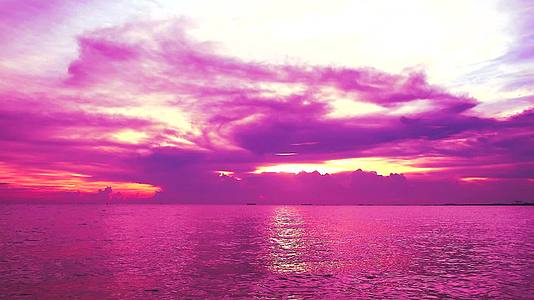 粉红色的日落红色的海洋视频的预览图