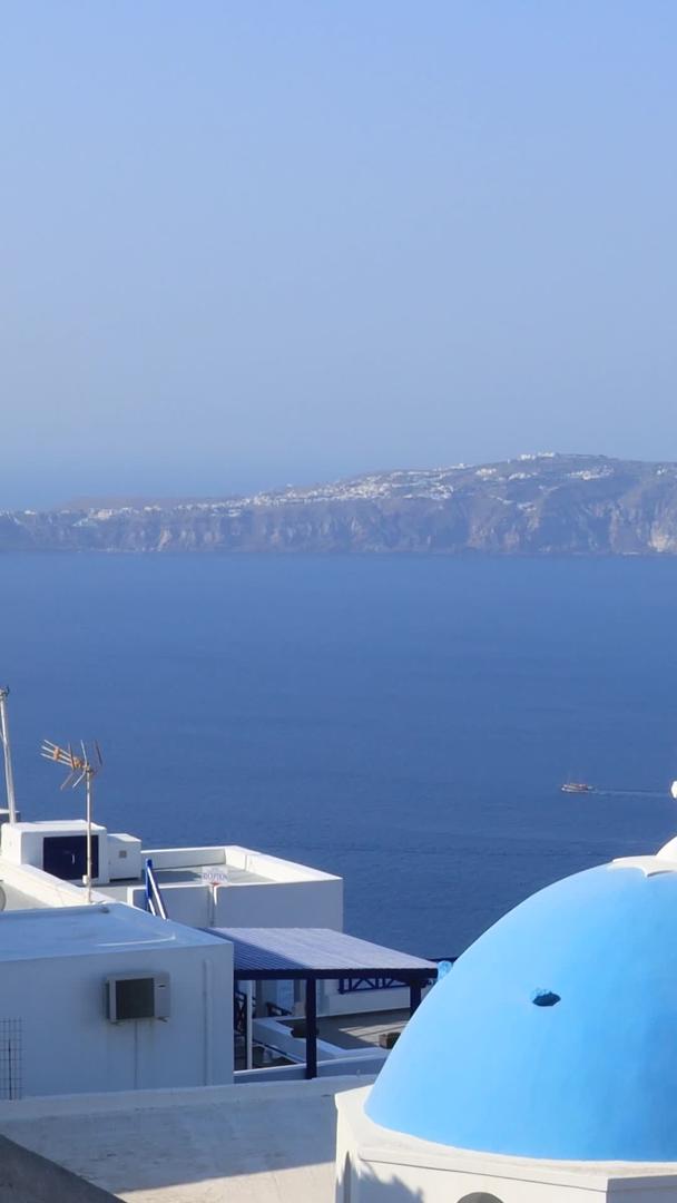 著名的蓝顶教堂在希腊海岛圣托里尼岛实拍视频集合视频的预览图