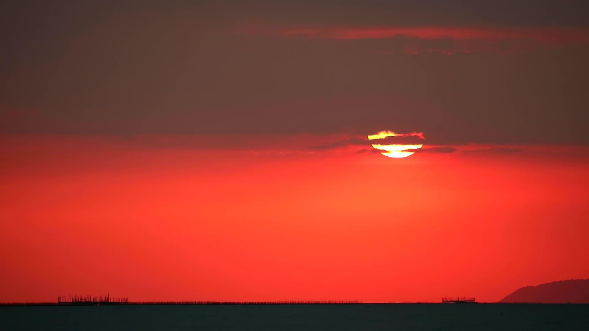 日落后月光云渔船过时失效1视频的预览图