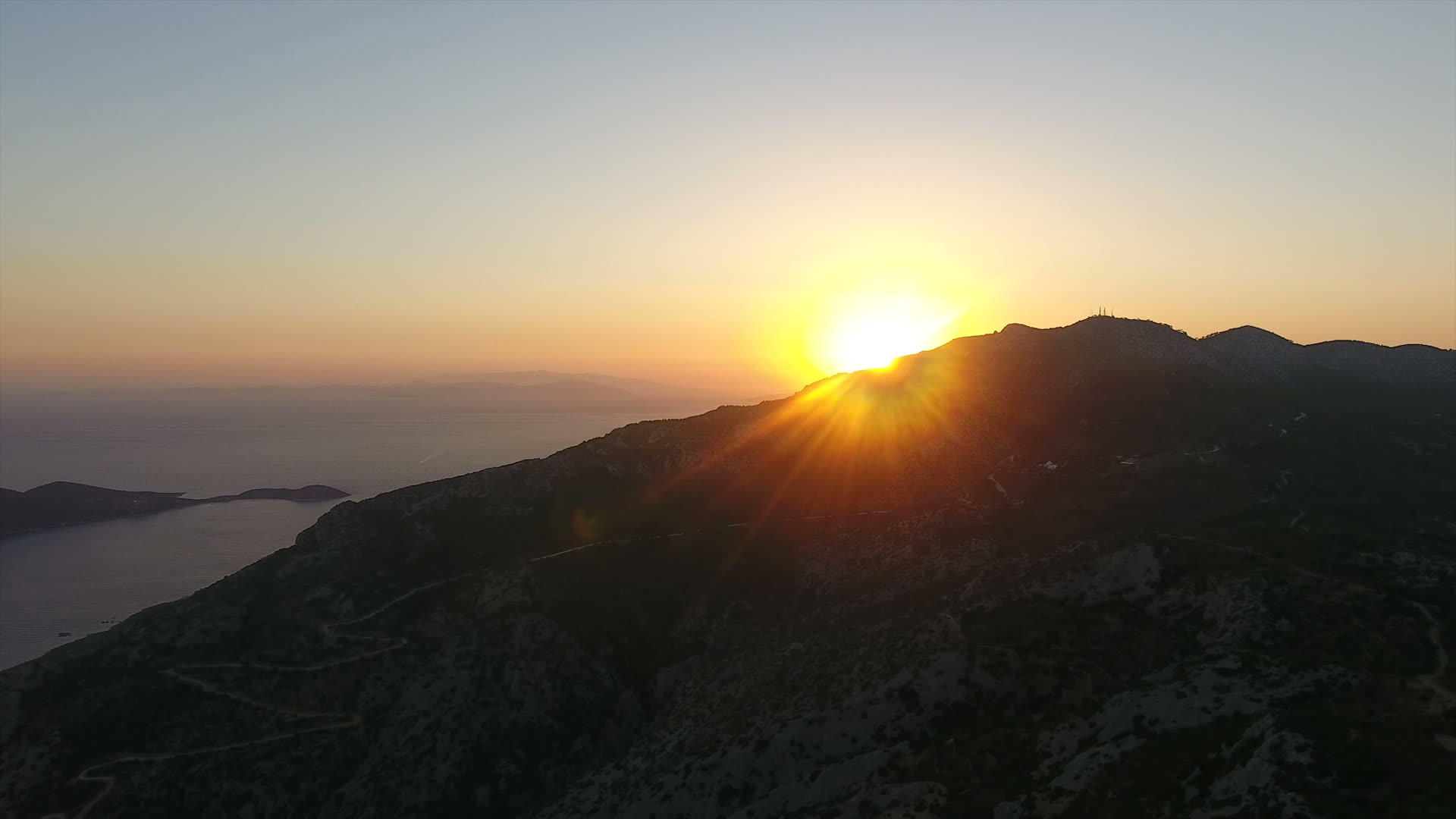 太阳落在山后视频的预览图