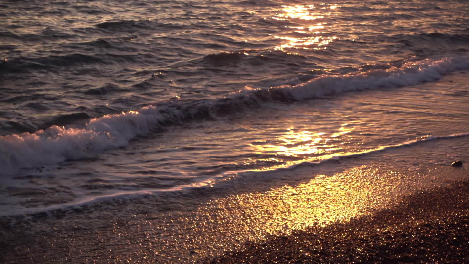海浪金色日落视频的预览图