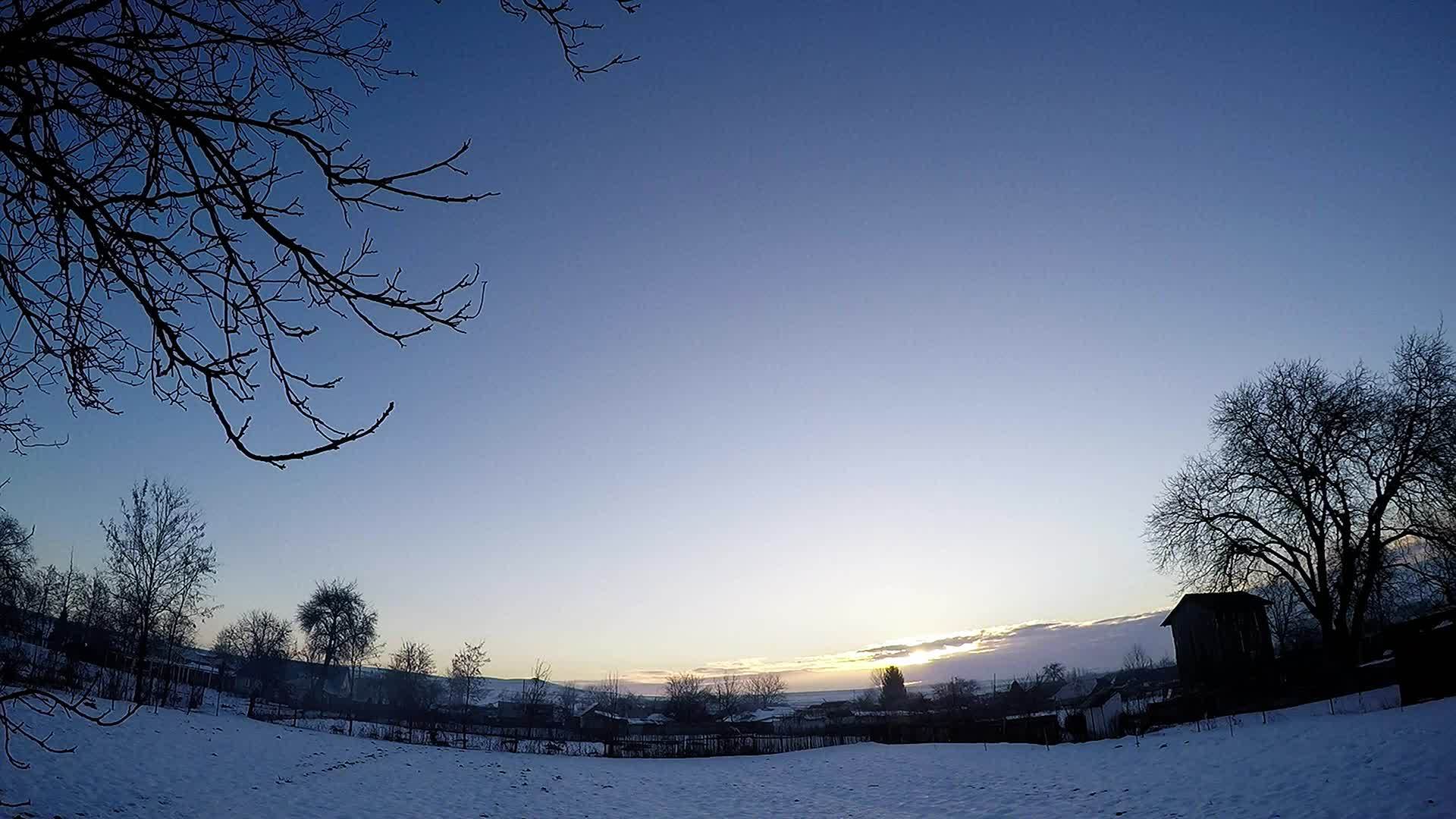 冬天乡村风景时间流逝视频的预览图