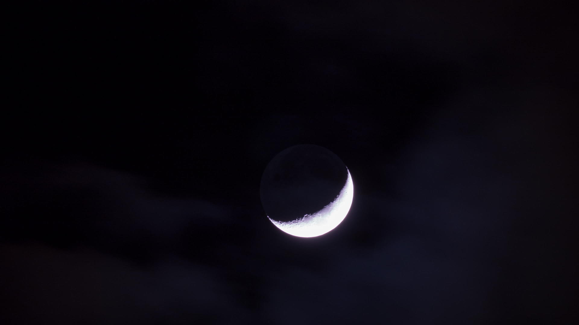 月亮在夜空中的时差视频的预览图