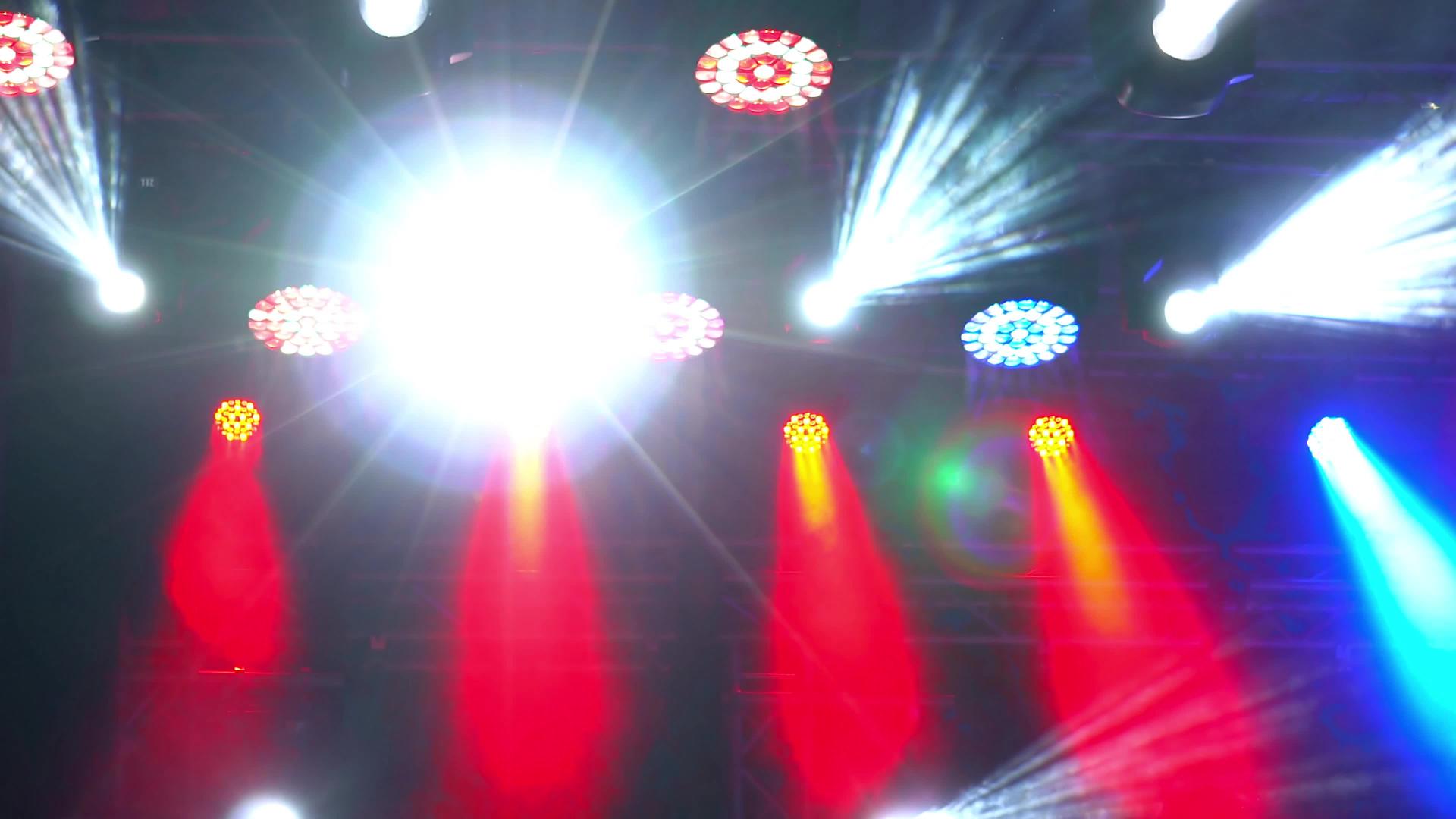 舞台反射器引导灯在音乐厅直播视频的预览图