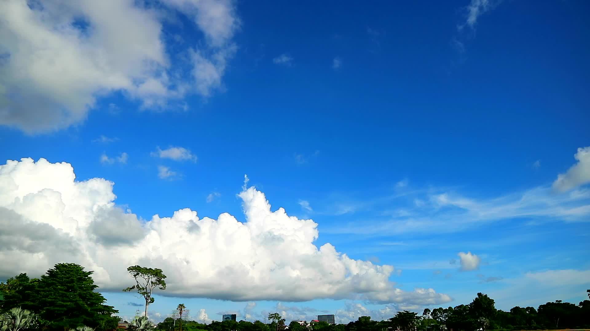 蓝天白云在国家时间间隔视频的预览图