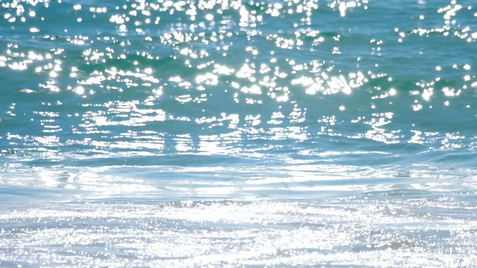 奈伊夏恩海滩冰雪滚滚的海滩视频的预览图