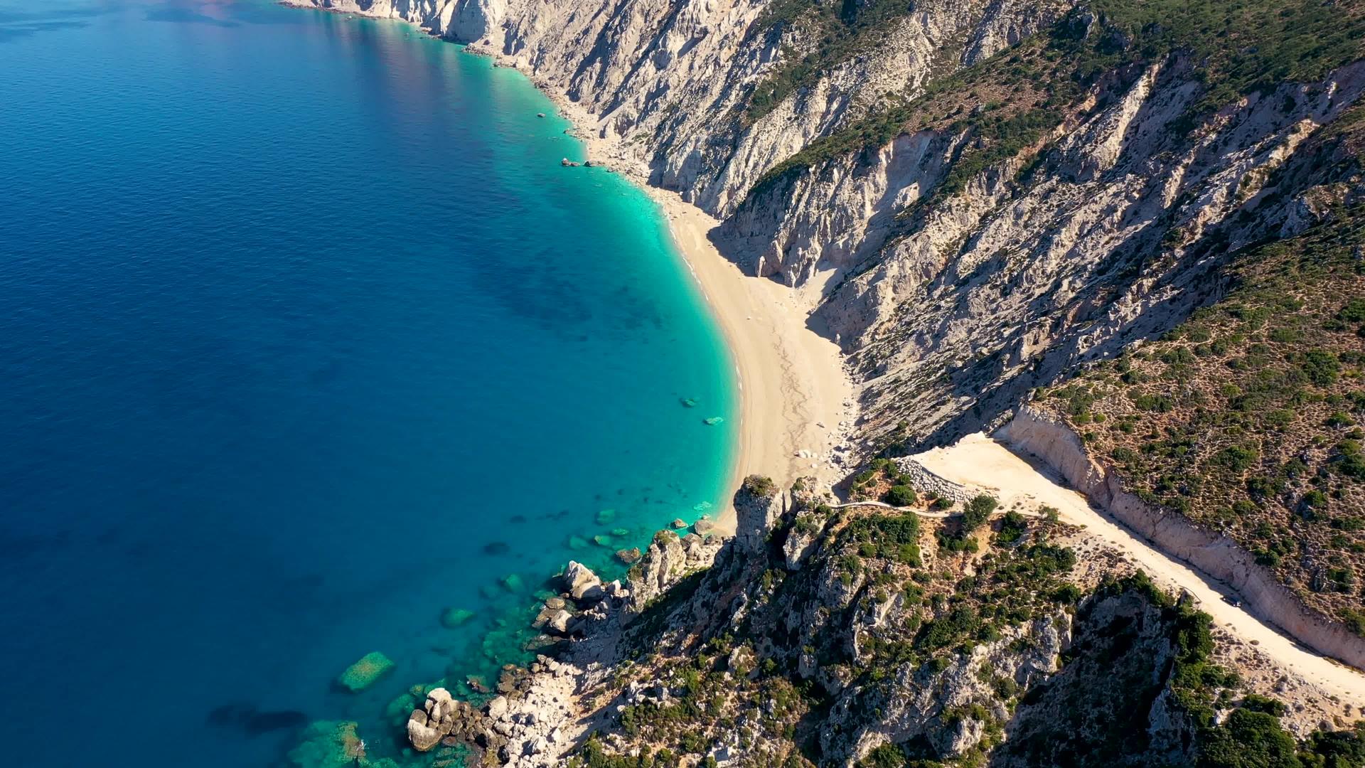 希腊的凯法利尼亚岛和凯法利尼亚岛是著名的PlatiaAmmos视频的预览图