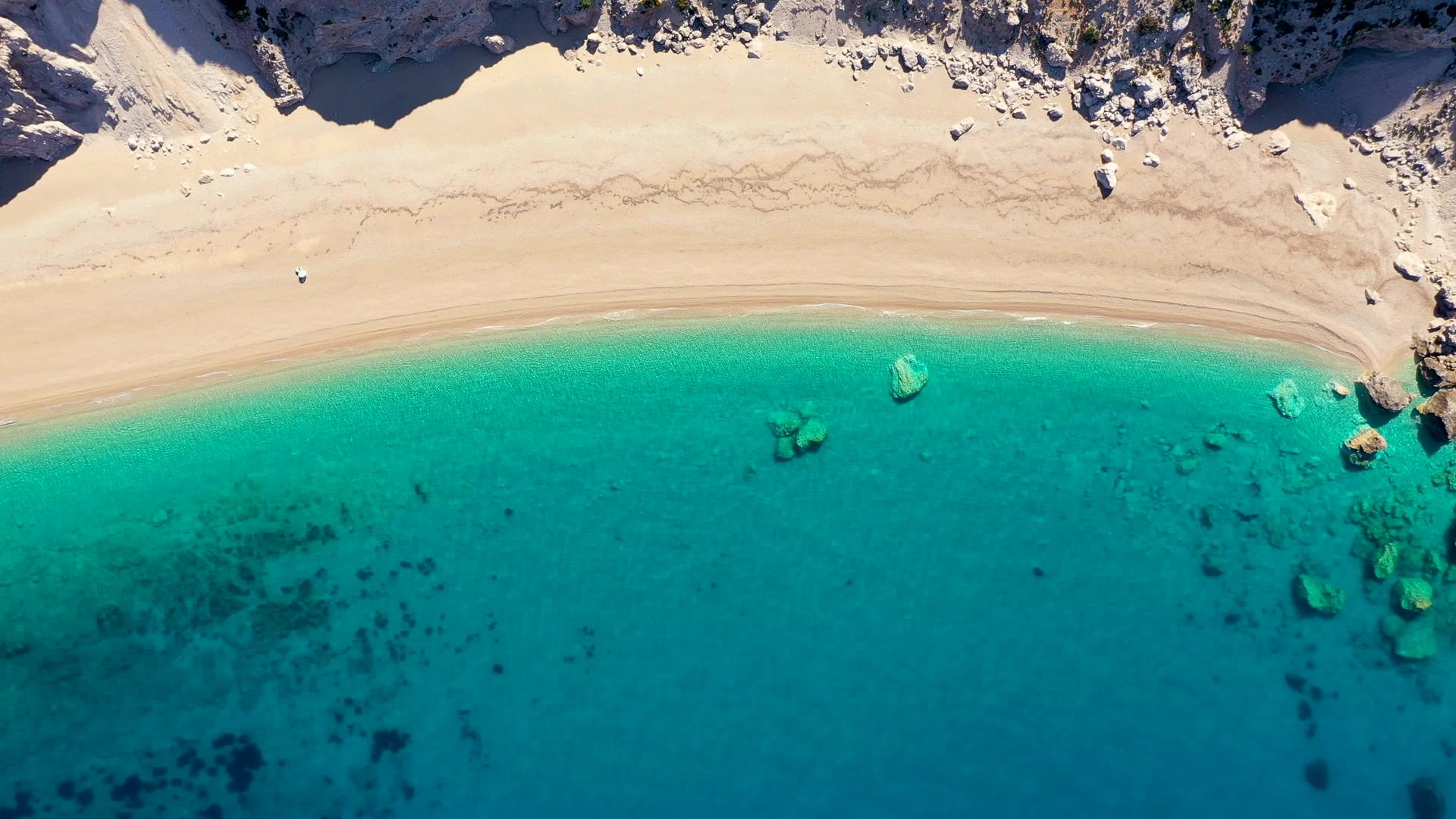 希腊的凯法利尼亚岛和凯法利尼亚岛是著名的PlatiaAmmos视频的预览图