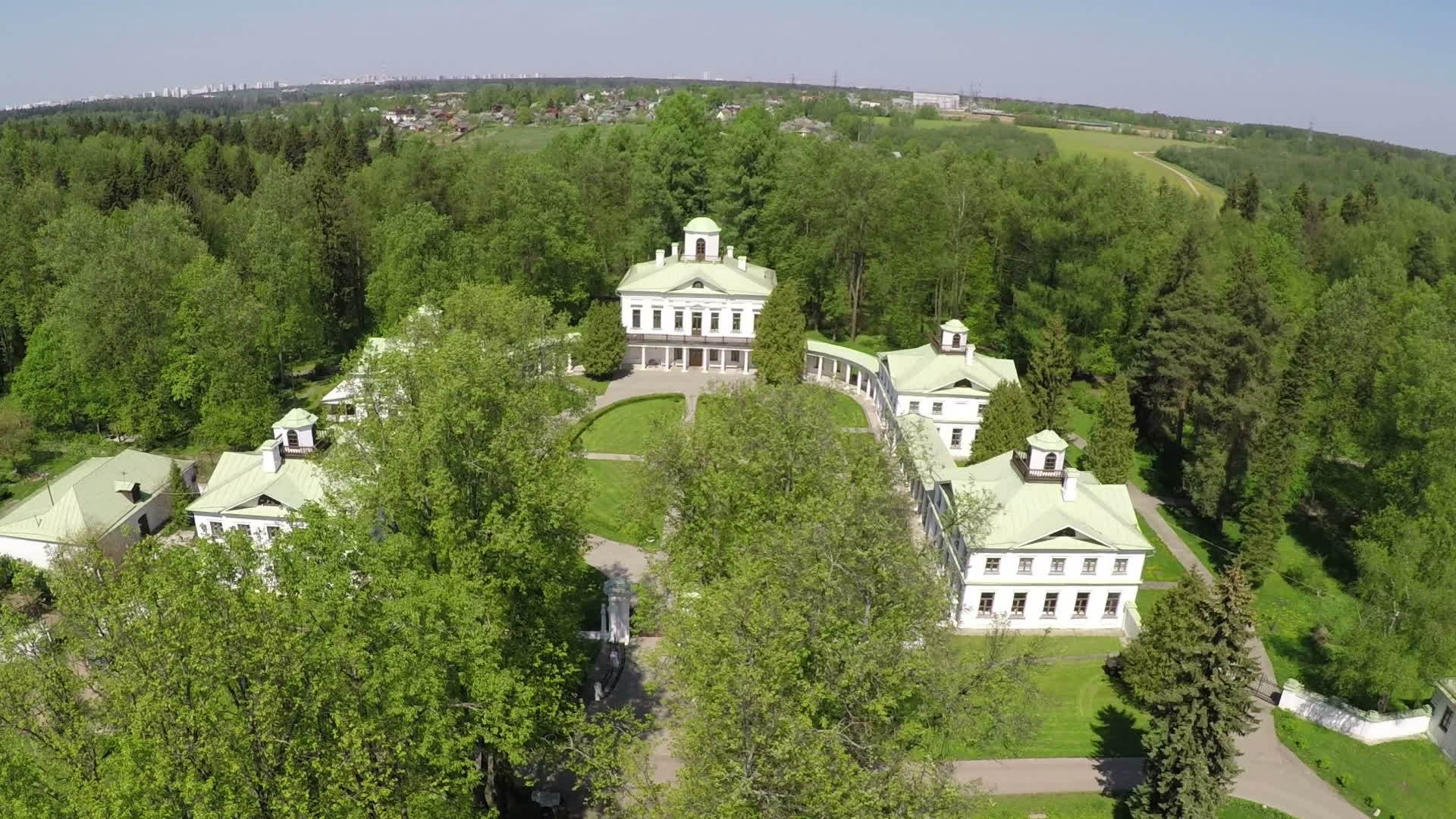 观察沙里西诺博物馆和莫斯科保留地的空气视频的预览图