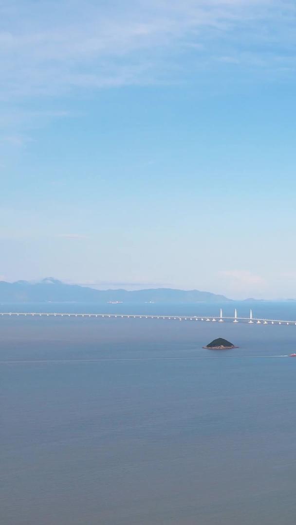 世纪工程港珠澳大桥航拍蓝海上全景材料视频的预览图