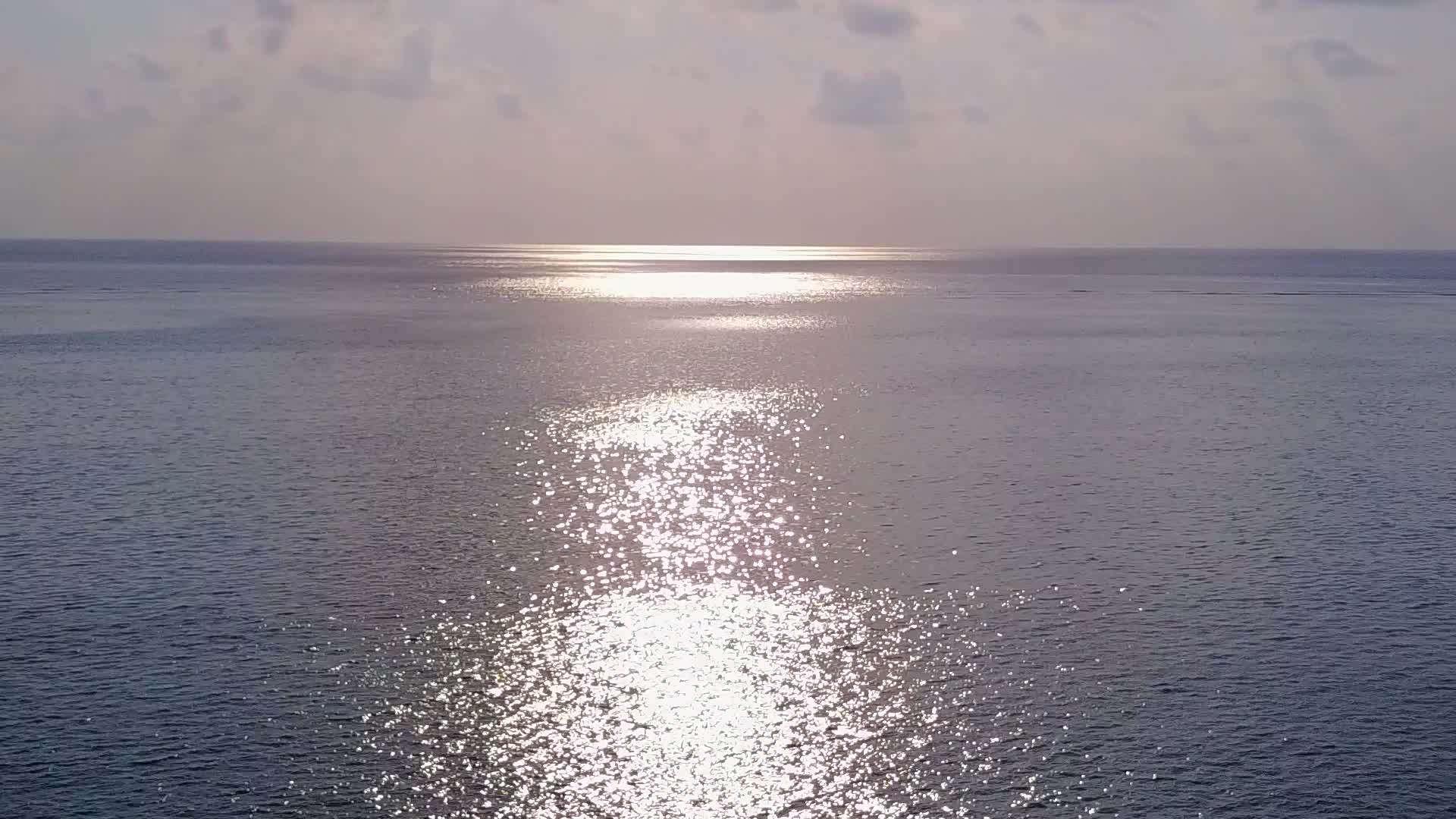 美丽的度假胜地海滩生活方式夏季风景视频的预览图