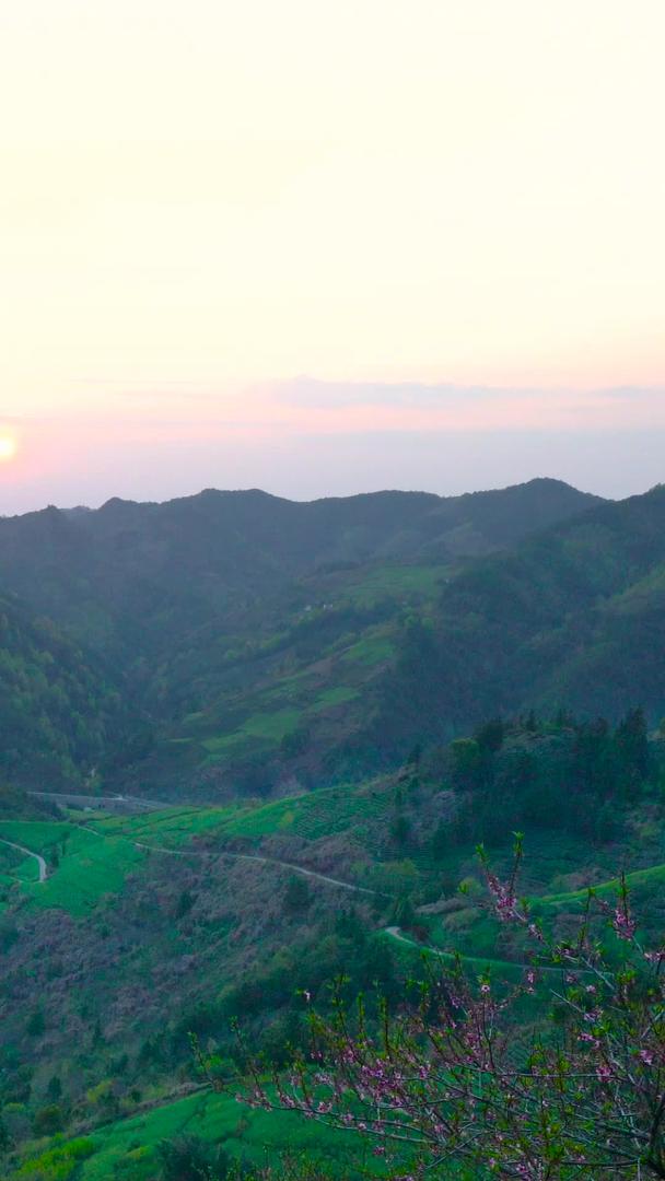 日落延迟的黄山邈县石滩村视频的预览图