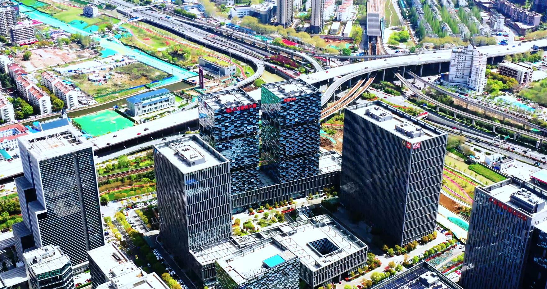 南京城市建筑群河西CBD奥体中心视频的预览图