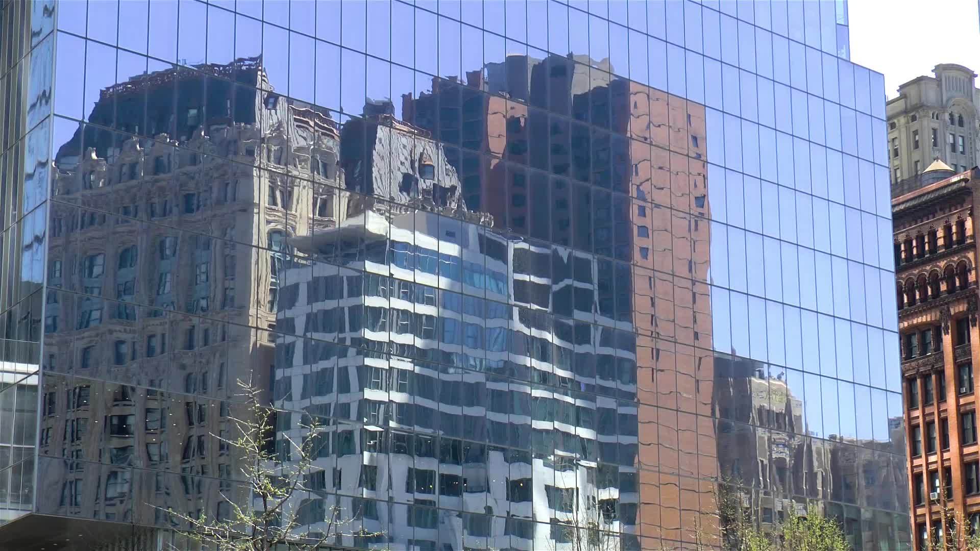 纽约的建筑倒影视频的预览图