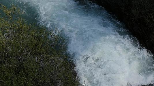 山河的顶部视图视频的预览图